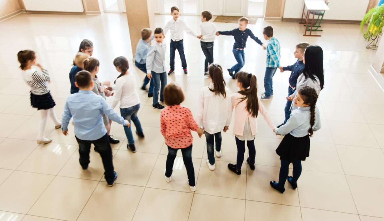 kids-school-dance